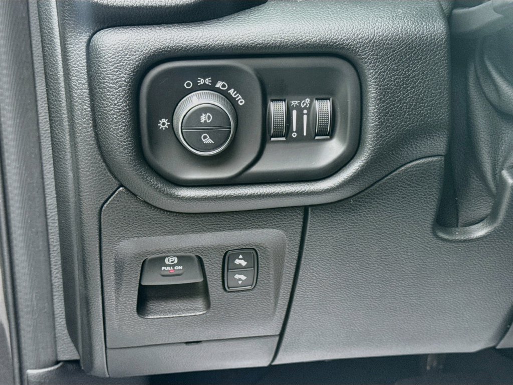 Used 2021 RAM 1500 Laramie AWD/4WD image 13