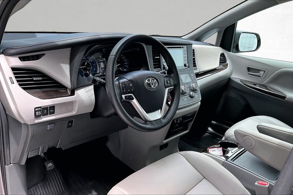 Certified 2020 Toyota Sienna XLE Premium FWD image 18