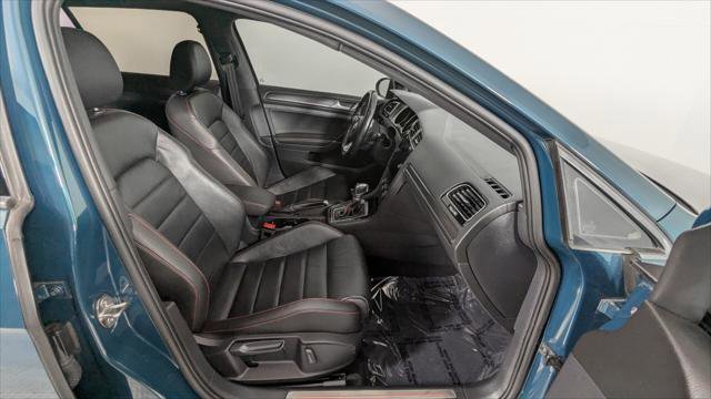 Used 2018 Volkswagen GTI SE image 24