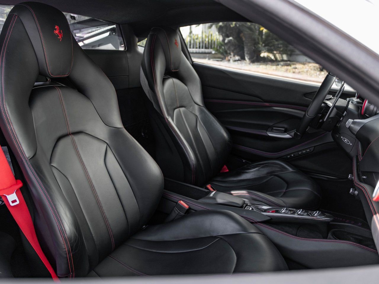 Used 2020 Ferrari F8 Tributo image 38