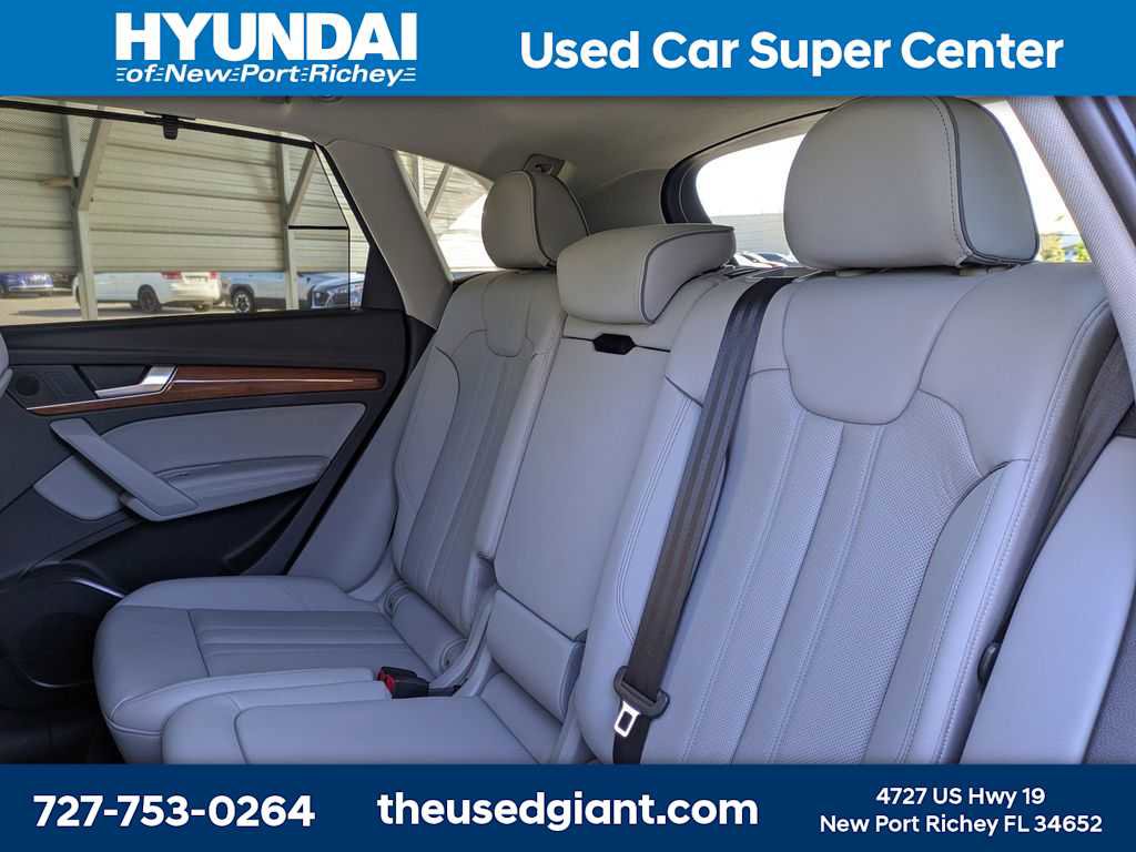 Used 2021 Audi Q5 Premium Plus image 16
