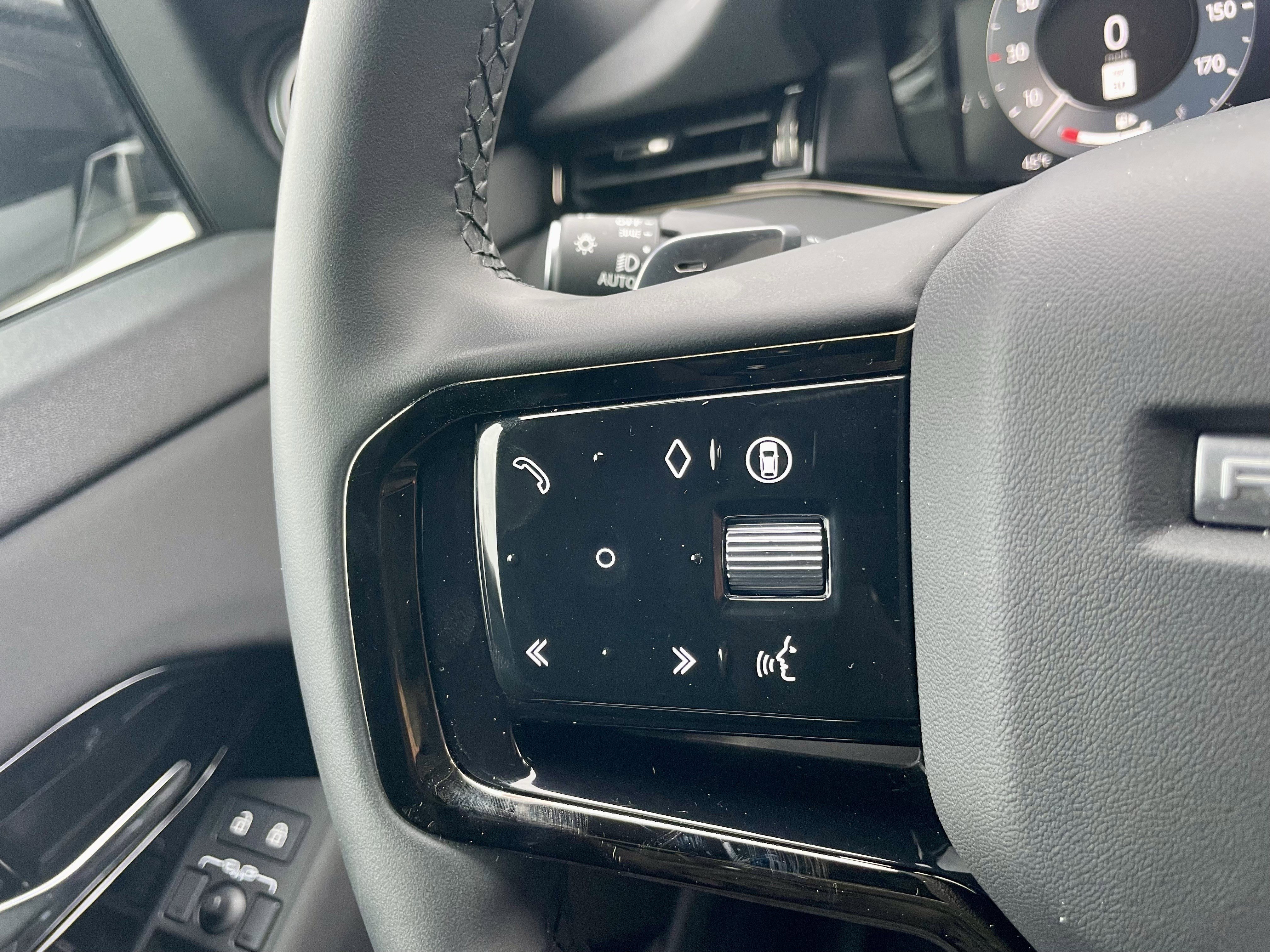 Certified 2024 Land Rover Range Rover Evoque Dynamic SE image 23