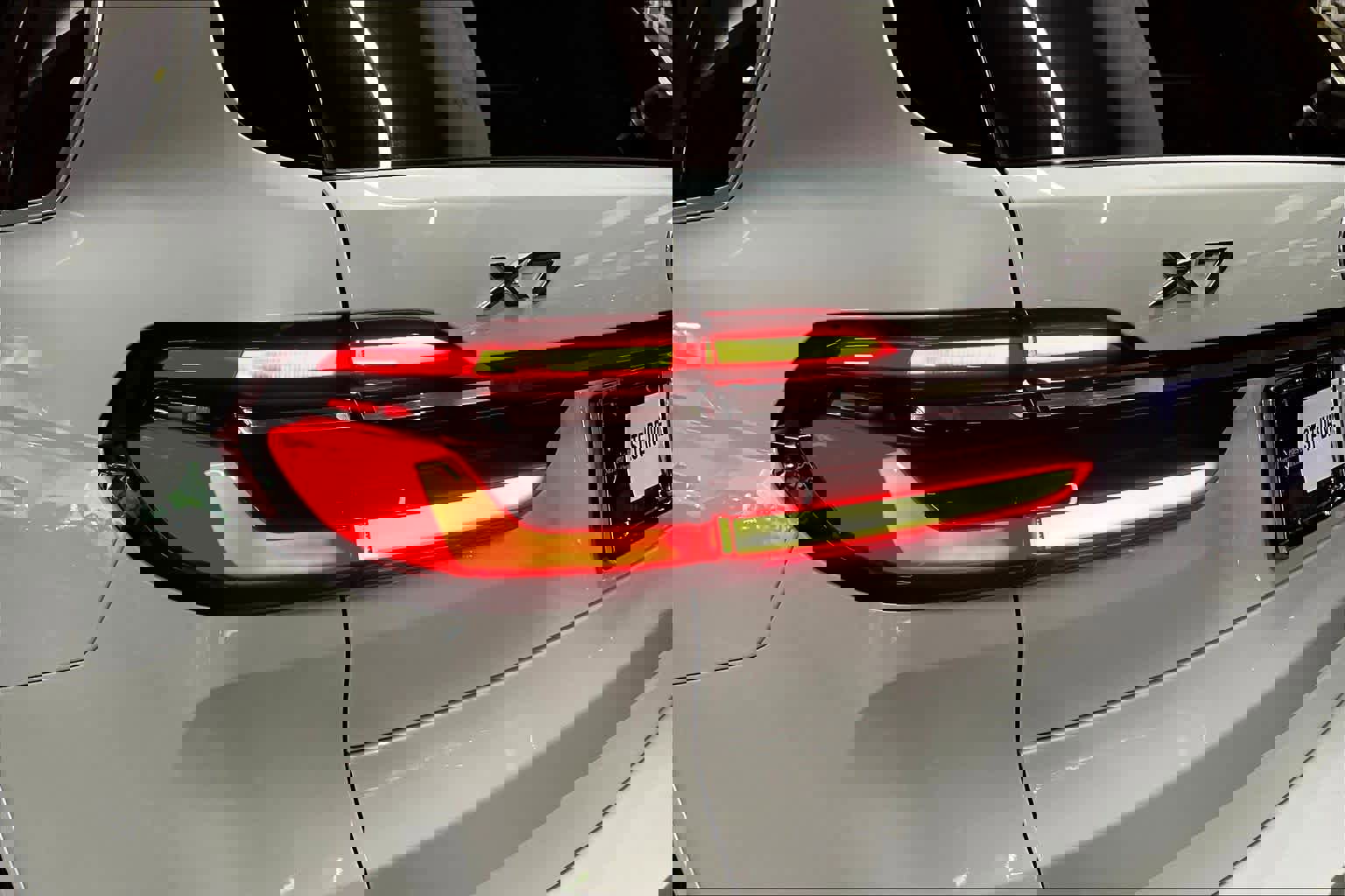 Used 2024 BMW X7 xDrive40i AWD/4WD image 27