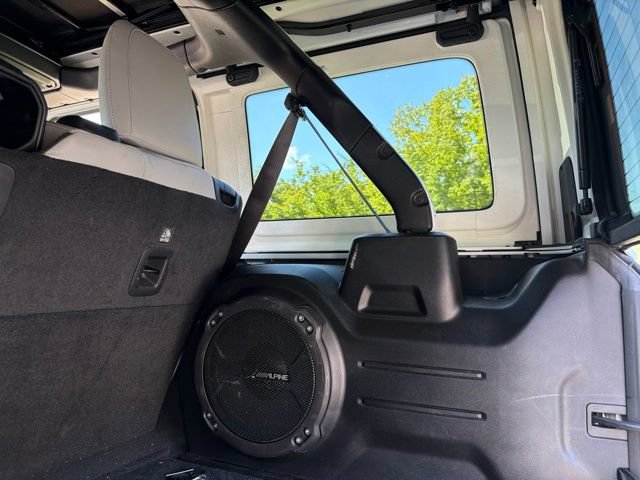 Used 2023 Jeep Wrangler Unlimited Sahara AWD/4WD image 24