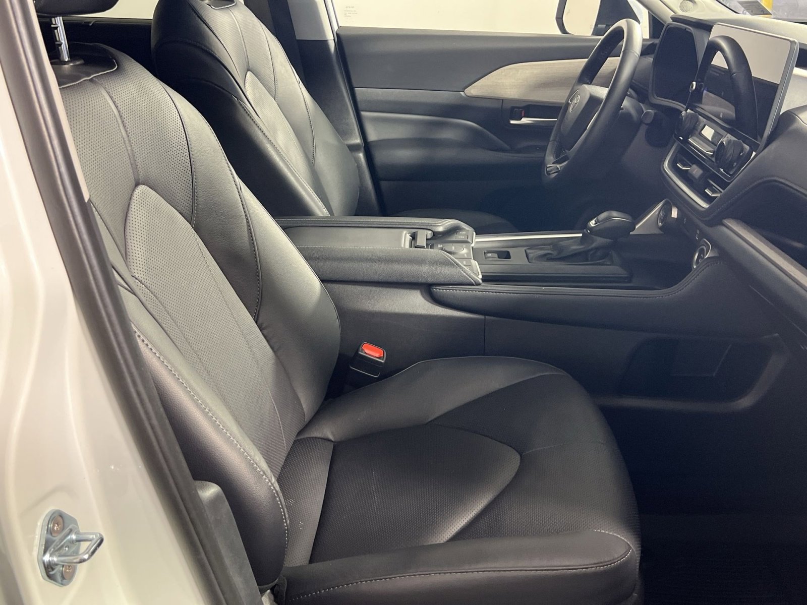 Used 2025 Toyota Grand Highlander Limited image 29