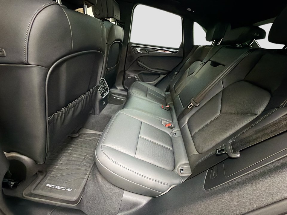 New 2026 Porsche Macan AWD/4WD image 24