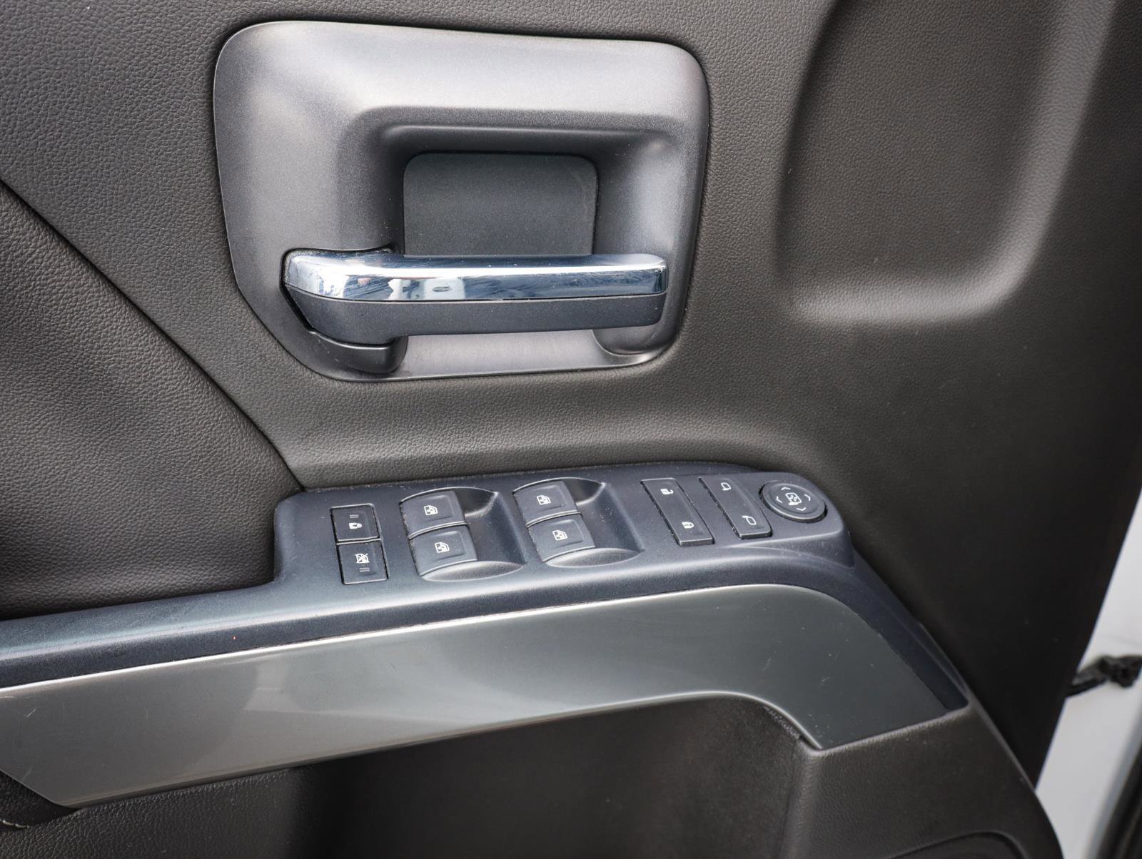 Used 2018 Chevrolet Silverado 1500 LT w/ All Star Edition image 16