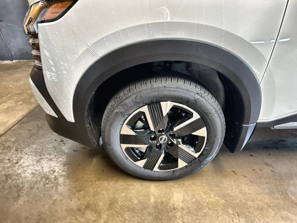 New 2025 Nissan Kicks SV w/ SV Premium Package AWD/4WD image 19