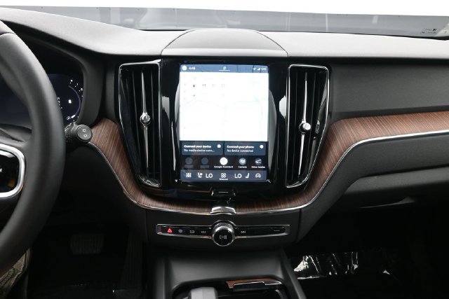 Used 2023 Volvo XC60 B5 Plus w/ Climate Package AWD/4WD image 13