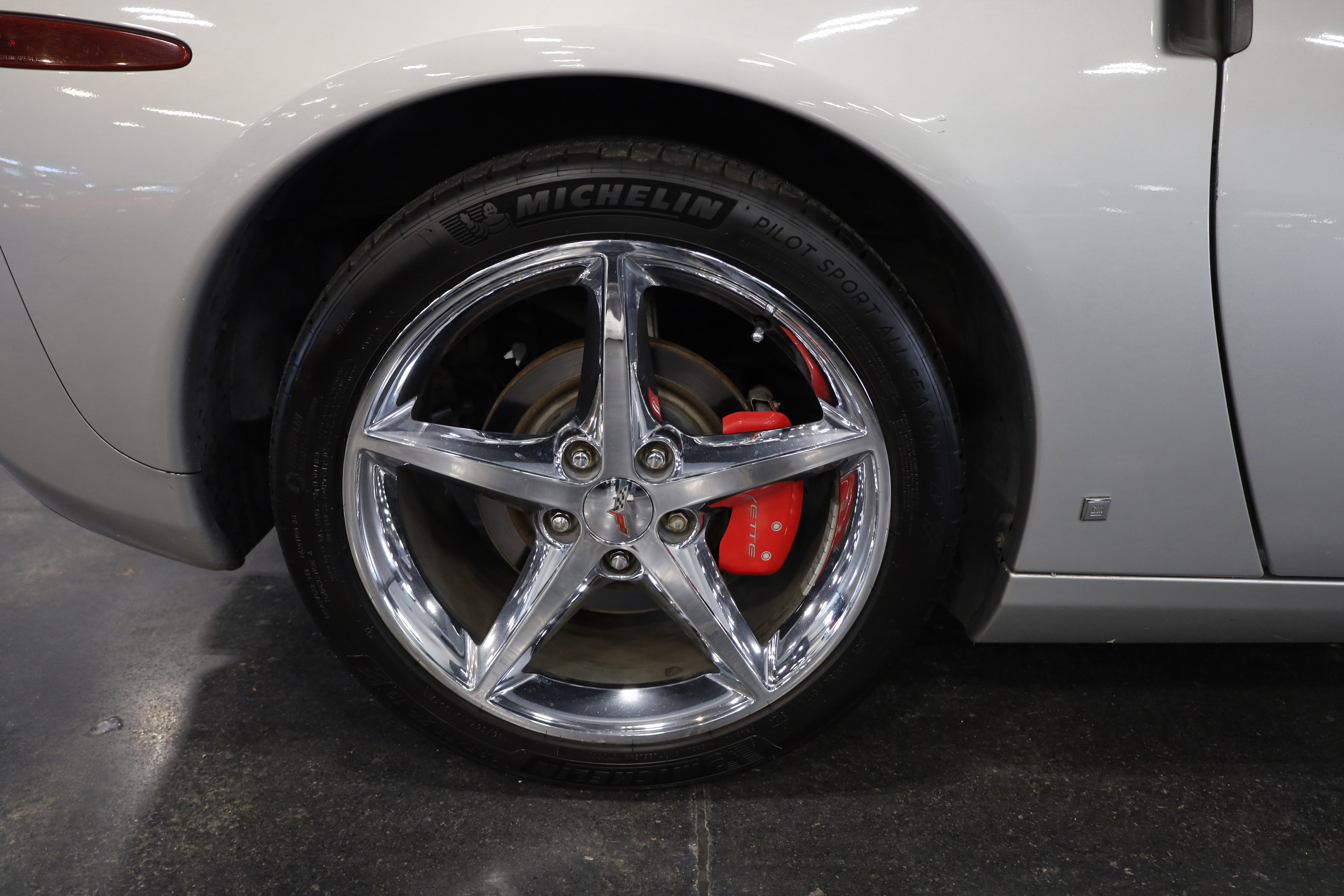 Used 2005 Chevrolet Corvette Convertible w/ Preferred Equipment Group image 11