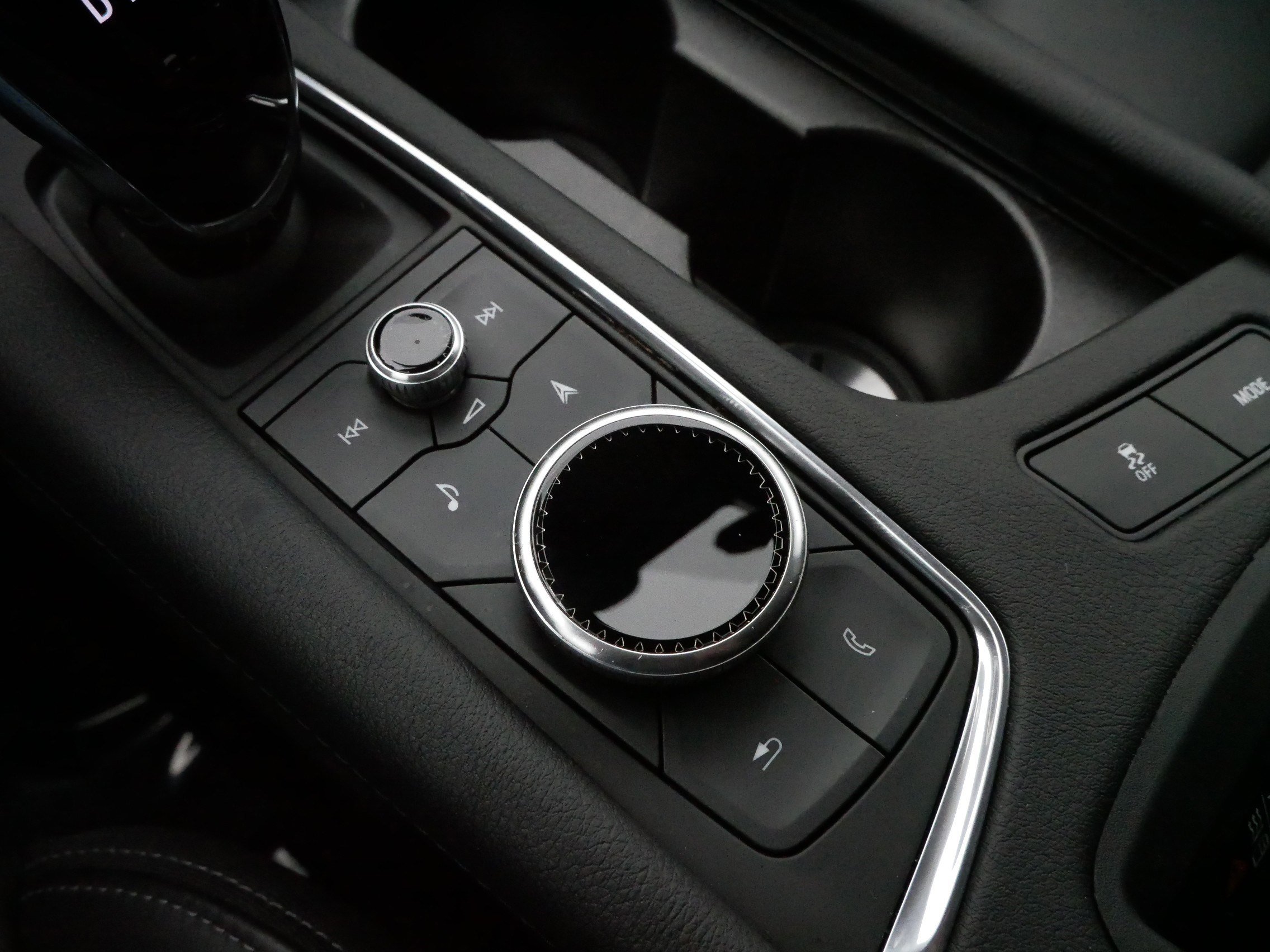 Certified 2025 Cadillac XT6 Premium Luxury image 34