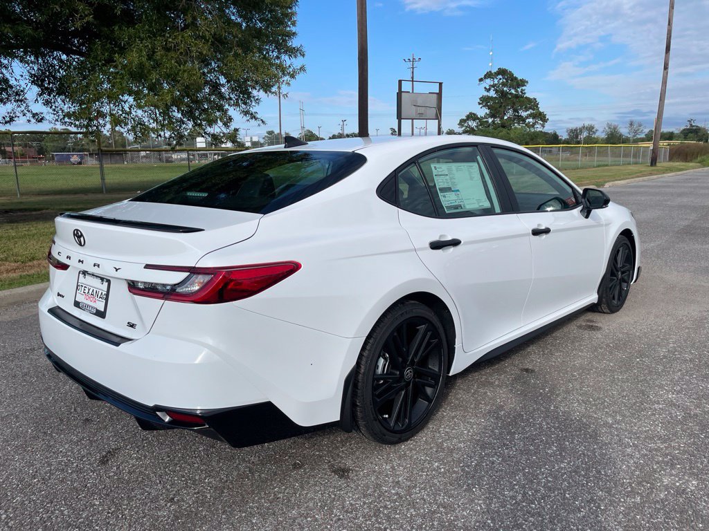 New 2026 Toyota Camry Hybrid FWD image 7