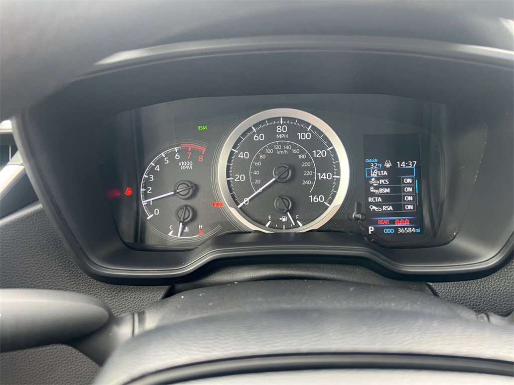 Used 2021 Toyota Corolla LE image 23