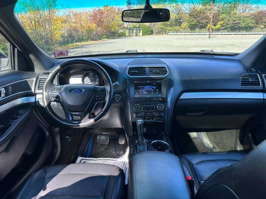 Used 2016 Ford Explorer XLT w/ Equipment Group 202A image 32