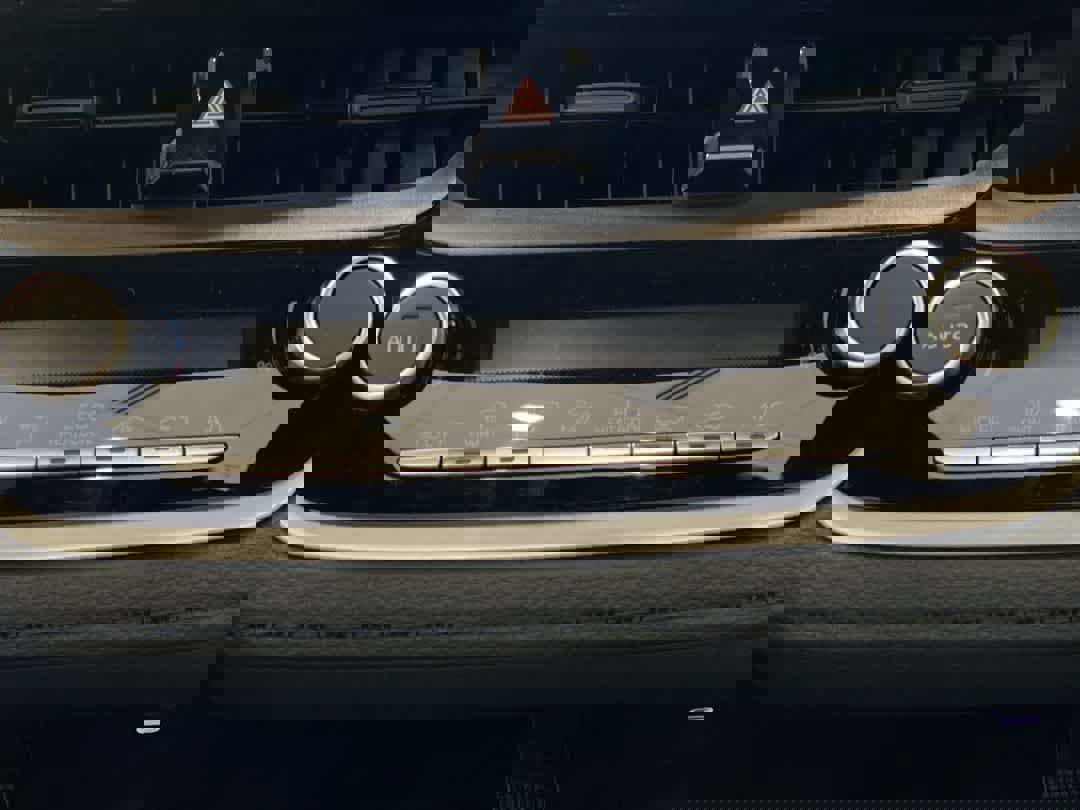 Used 2025 Toyota Corolla SE image 21