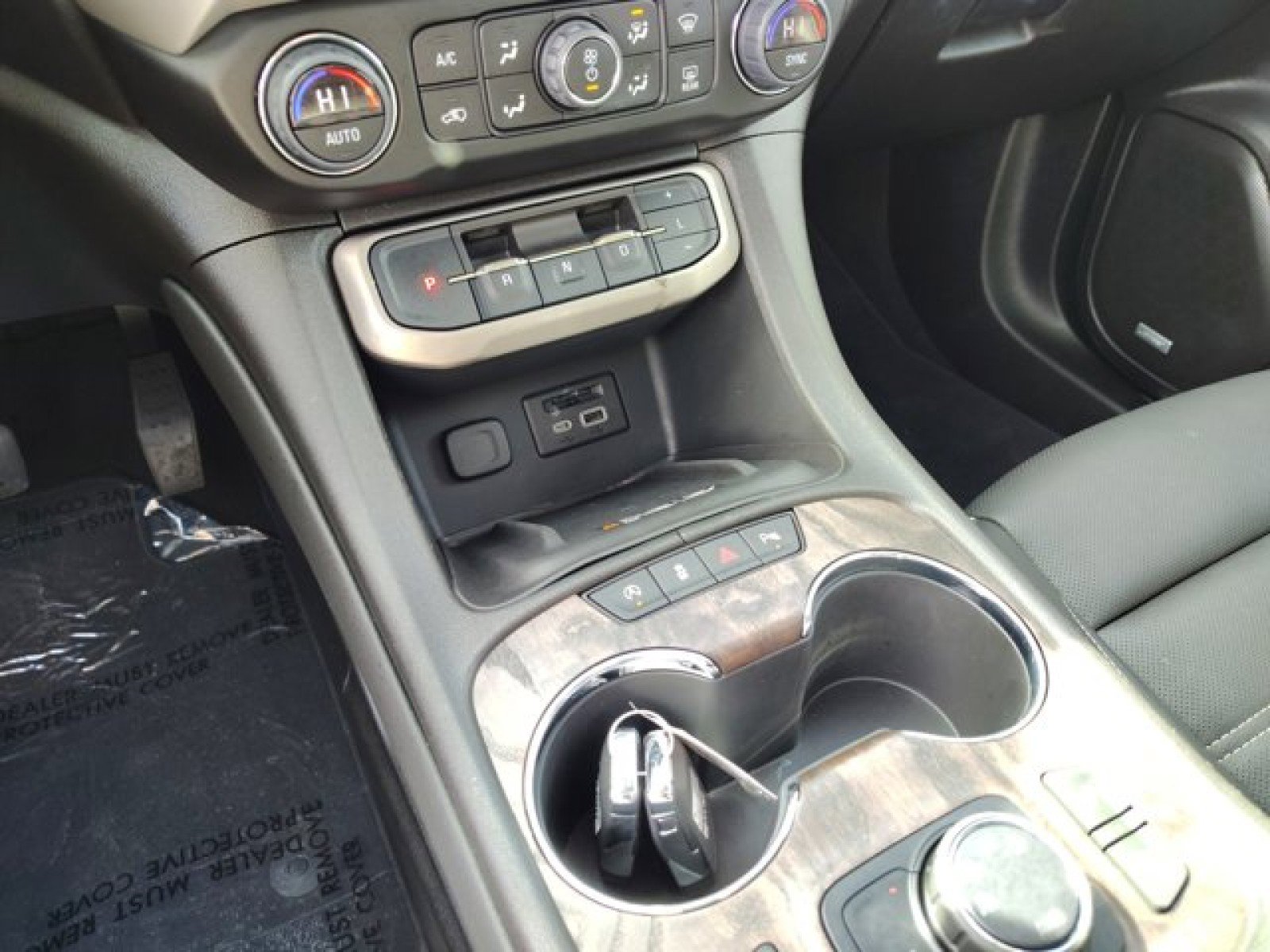 Used 2023 GMC Acadia Denali w/ Denali Ultimate Package AWD/4WD image 14