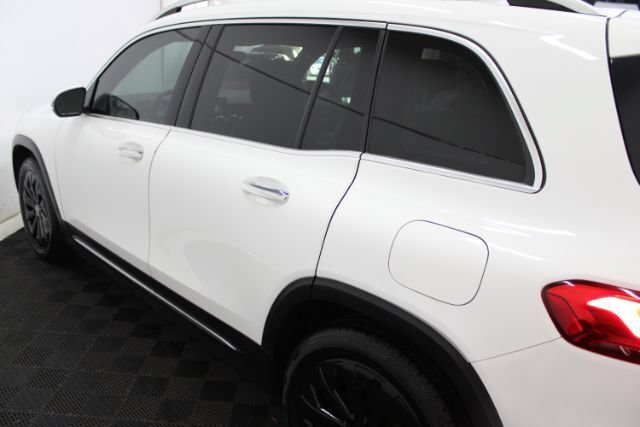 Used 2020 Mercedes-Benz GLB 250 4MATIC w/ Premium Package image 7