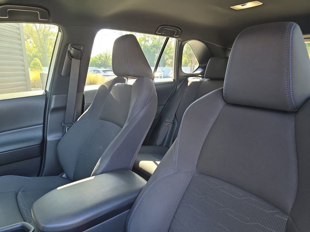 Used 2023 Toyota RAV4 SE image 5