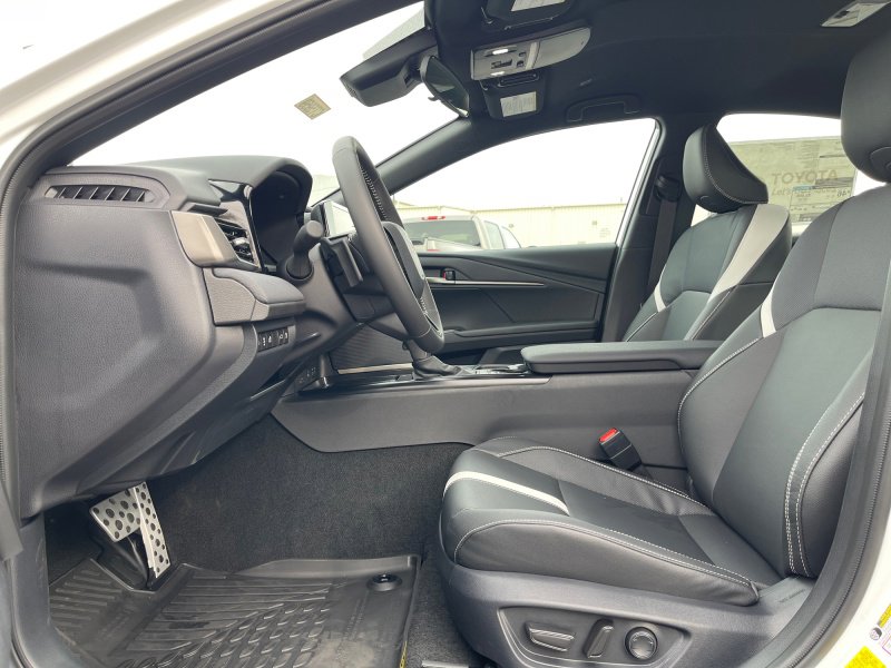 New 2026 Toyota Camry SE FWD image 9