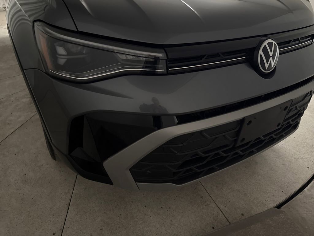 Used 2025 Volkswagen Taos S image 35