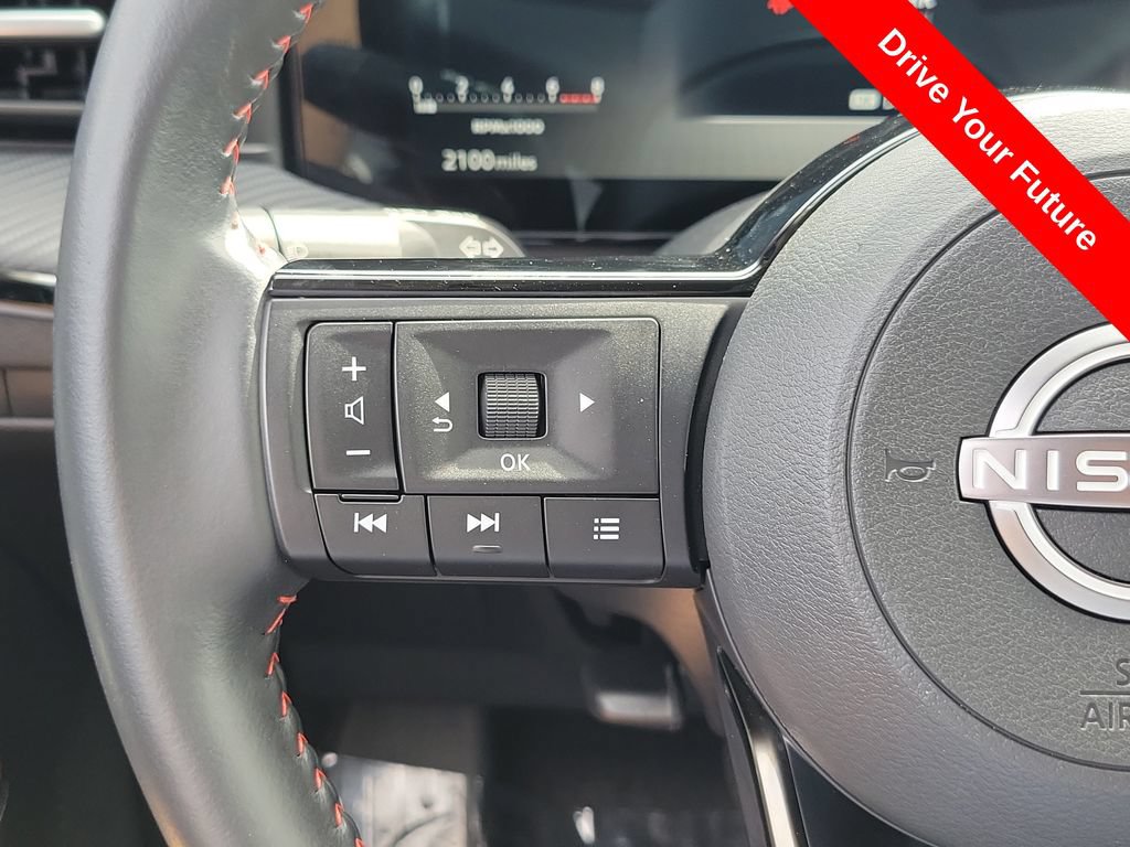 Used 2025 Nissan Kicks SR AWD/4WD image 7