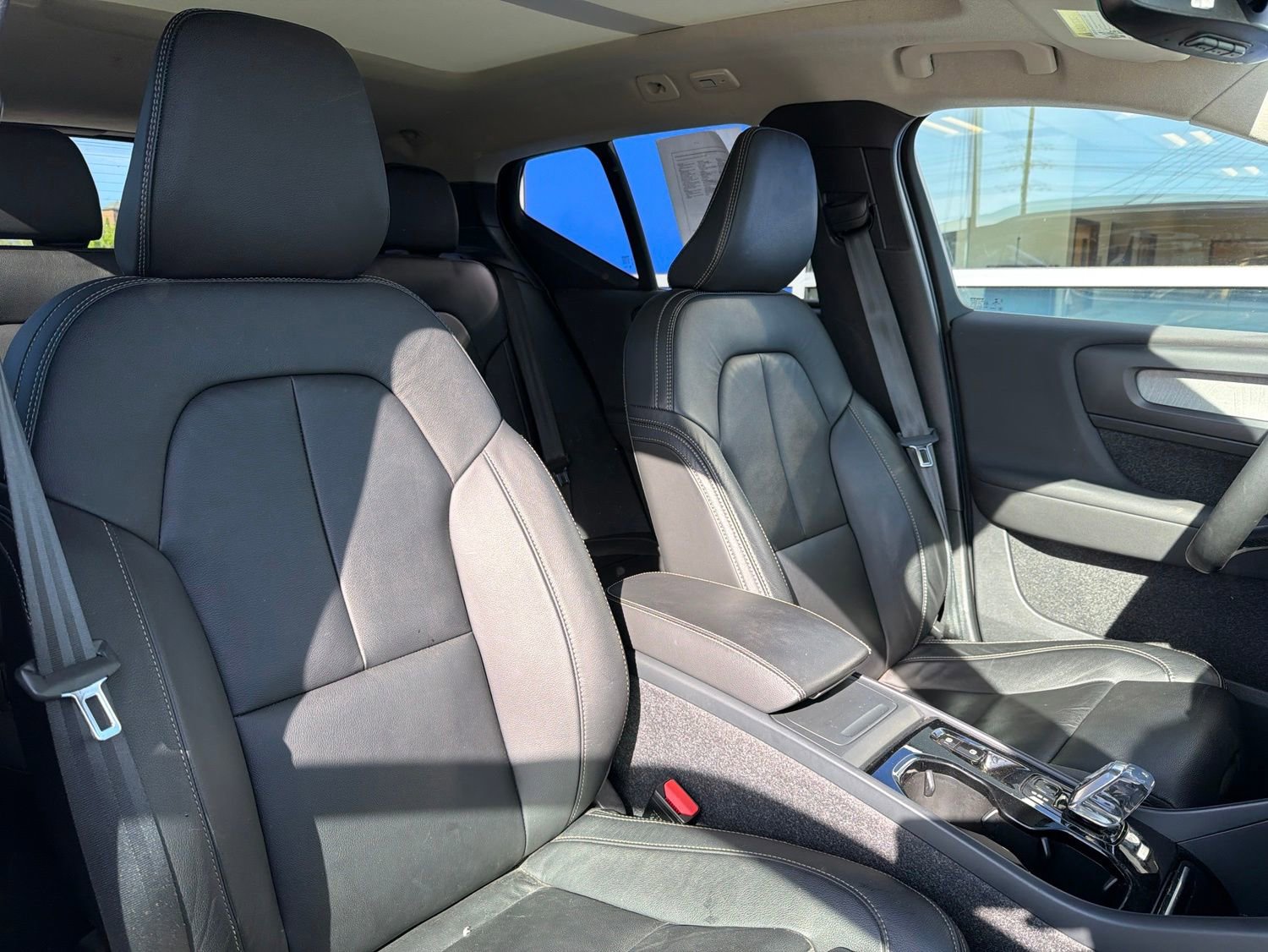 Used 2023 Volvo XC40 B5 Ultimate w/ Protection Package Premier AWD/4WD image 16