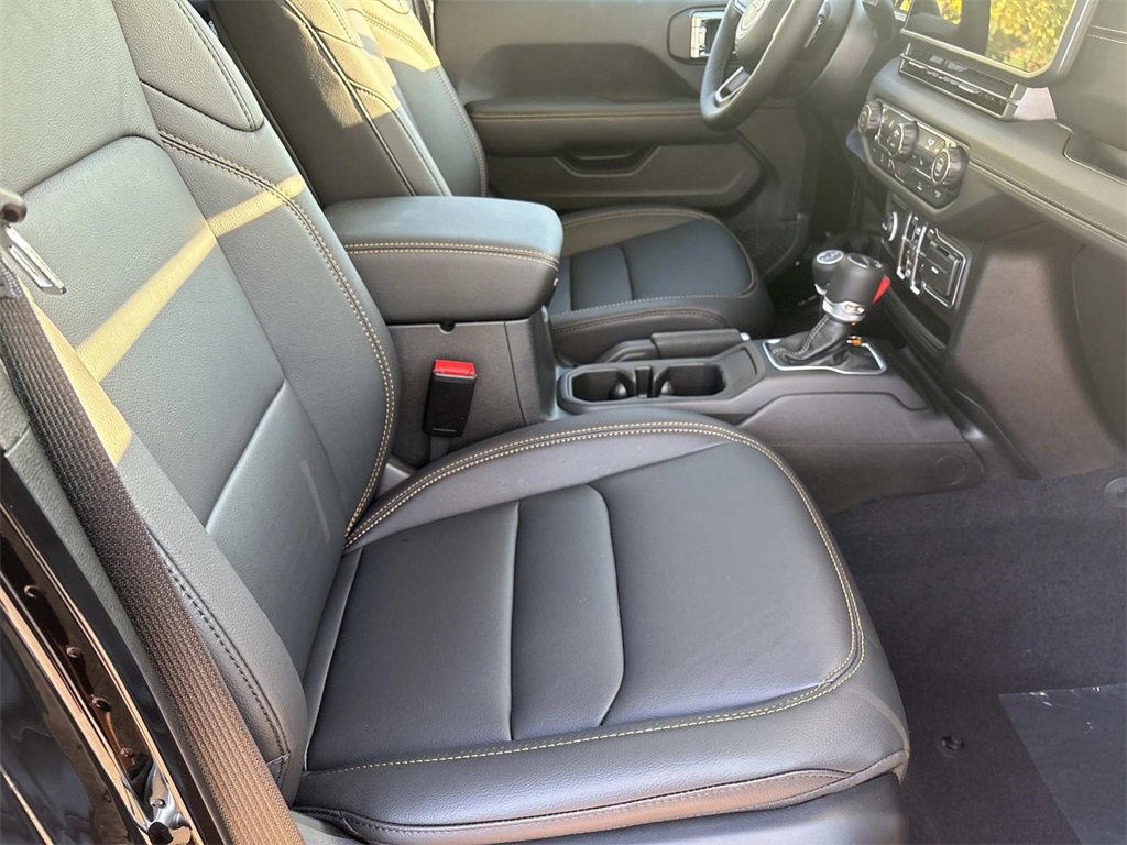 New 2025 Jeep Gladiator Sport image 14