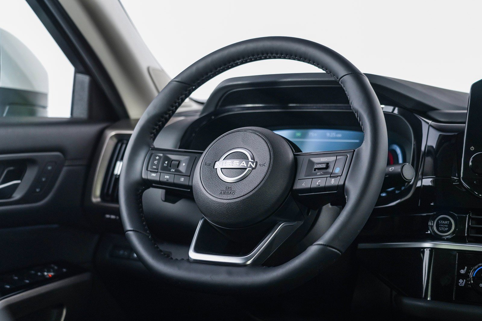 New 2025 Nissan Pathfinder Platinum image 21
