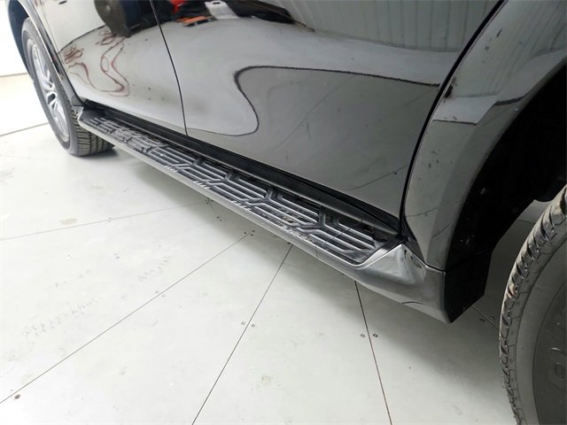 Used 2024 Nissan Armada SL w/ Captain's Chairs Package image 49