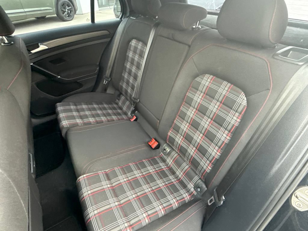 Used 2018 Volkswagen GTI SE FWD image 25