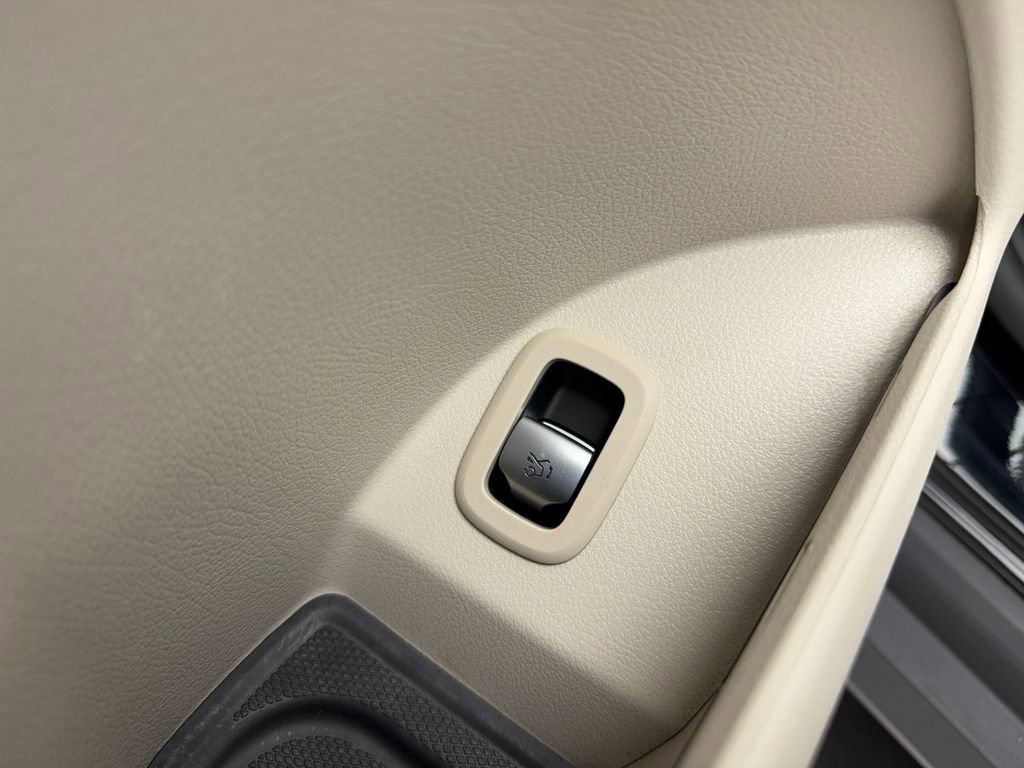 Used 2024 Mercedes-Benz GLC 300 image 51