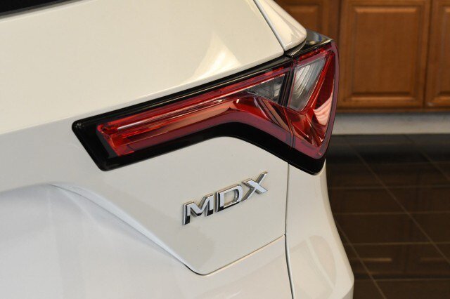 Used 2023 Acura MDX w/ Technology Package AWD/4WD image 12