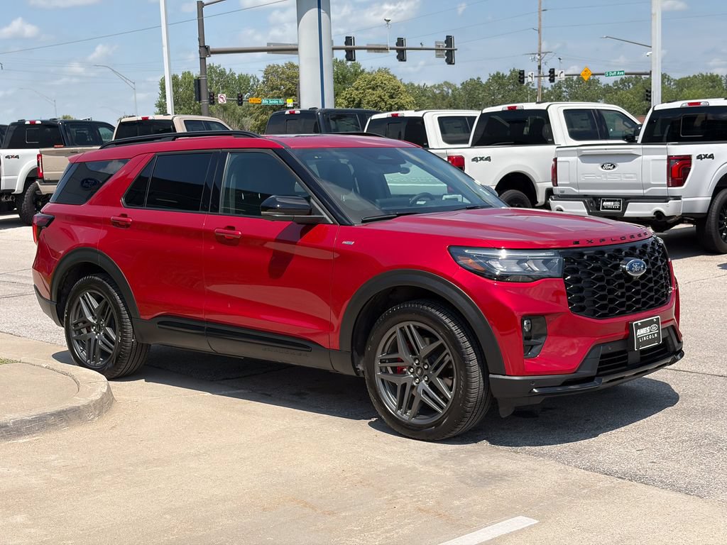 Certified 2025 Ford Explorer ST-Line w/ Premium Package AWD/4WD image 7