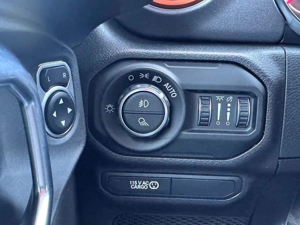 Used 2021 Jeep Gladiator Mojave AWD/4WD image 32