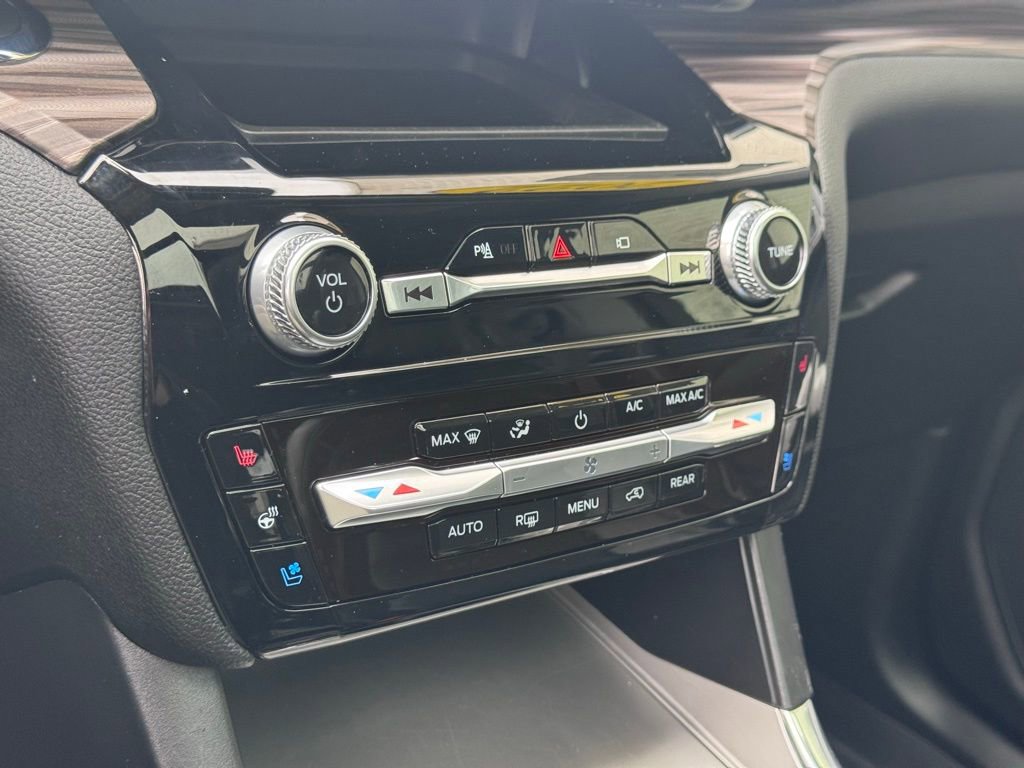Certified 2022 Ford Explorer Limited w/ Equipment Group 301A image 38