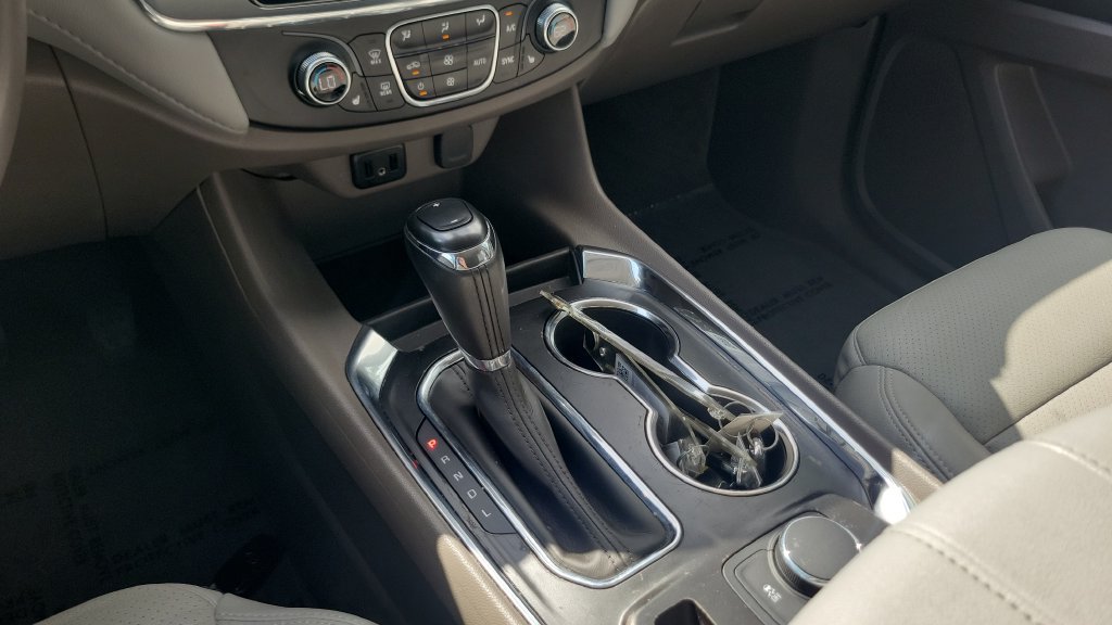Used 2019 Chevrolet Traverse LT FWD image 15