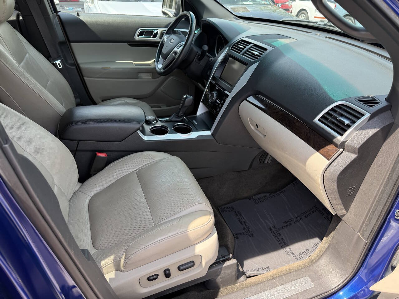Used 2014 Ford Explorer Limited w/ Equipment Group 302A AWD/4WD image 10