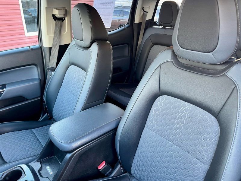 Used 2021 Chevrolet Colorado Z71 w/ Safety Package image 11