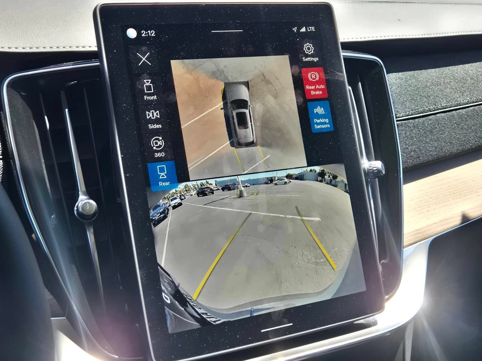 Certified 2025 Volvo XC90 B6 Plus AWD/4WD image 28