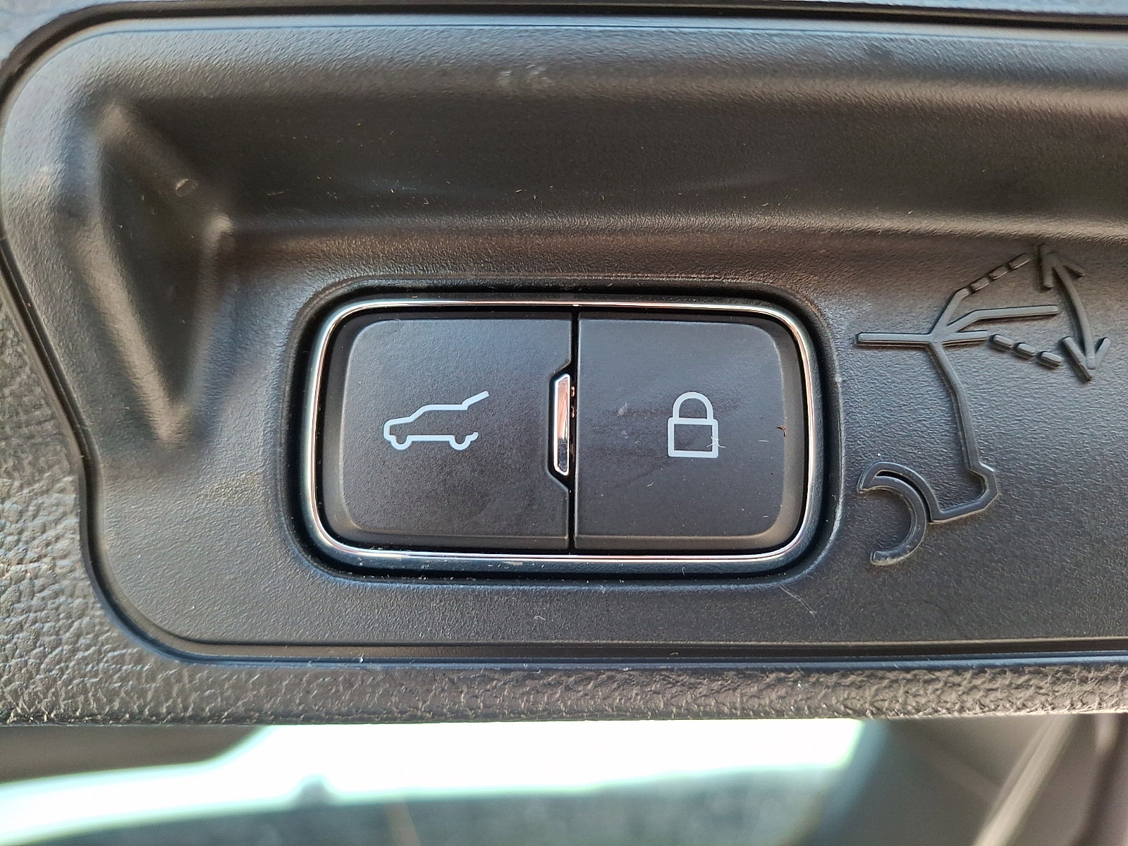 Certified 2023 Ford Explorer XLT w/ Equipment Group 202A AWD/4WD image 30