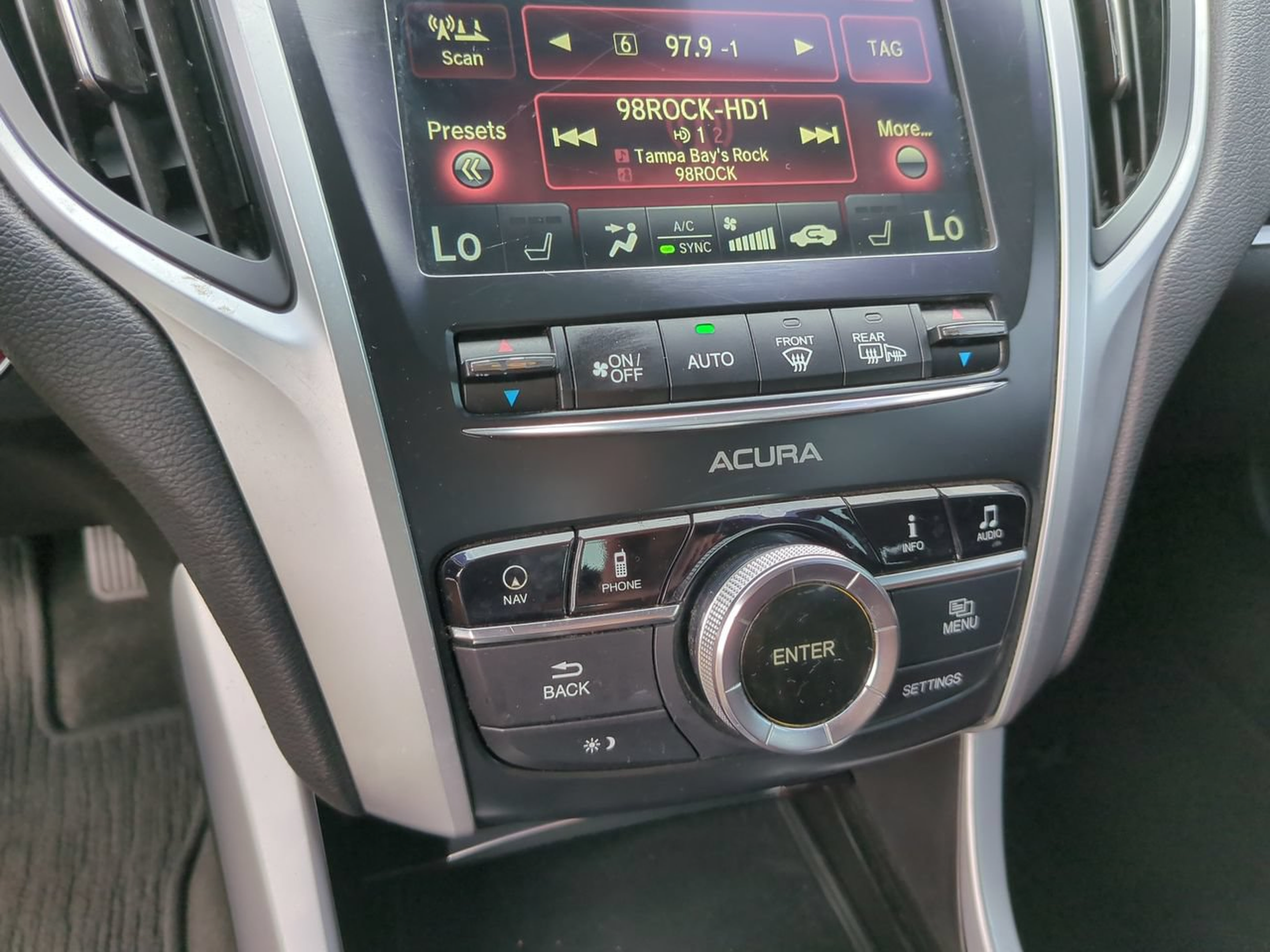 Used 2017 Acura TLX w/ Technology Package FWD image 28