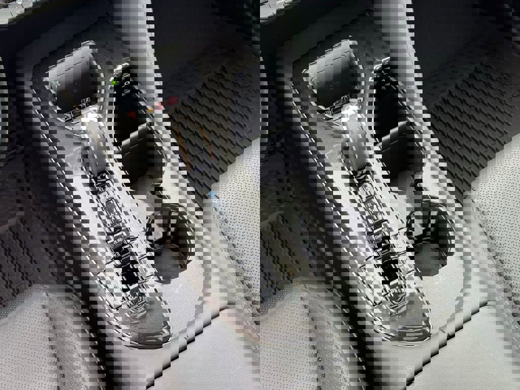 Used 2025 Toyota Crown Signia image 20