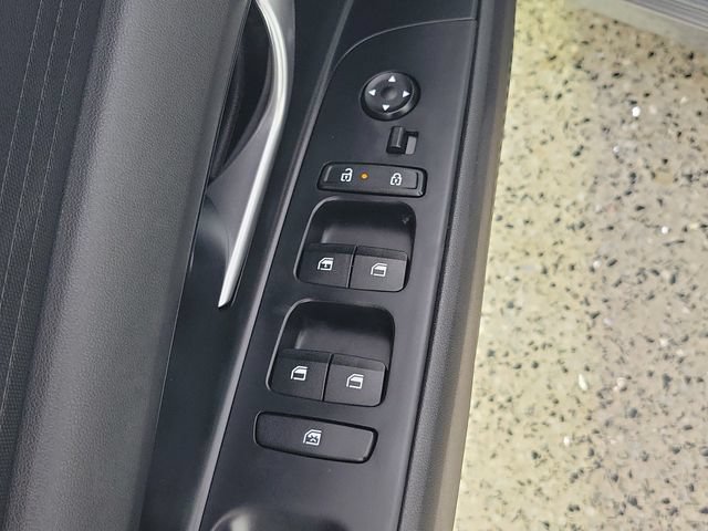 Used 2025 Hyundai Elantra SE FWD image 22