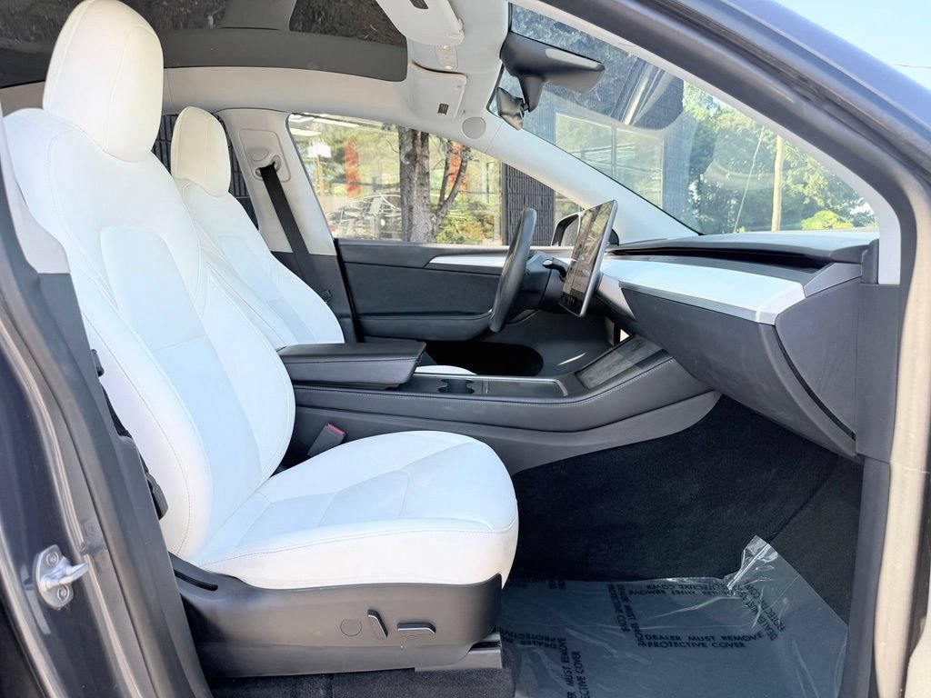 Used 2023 Tesla Model Y Long Range AWD/4WD image 36