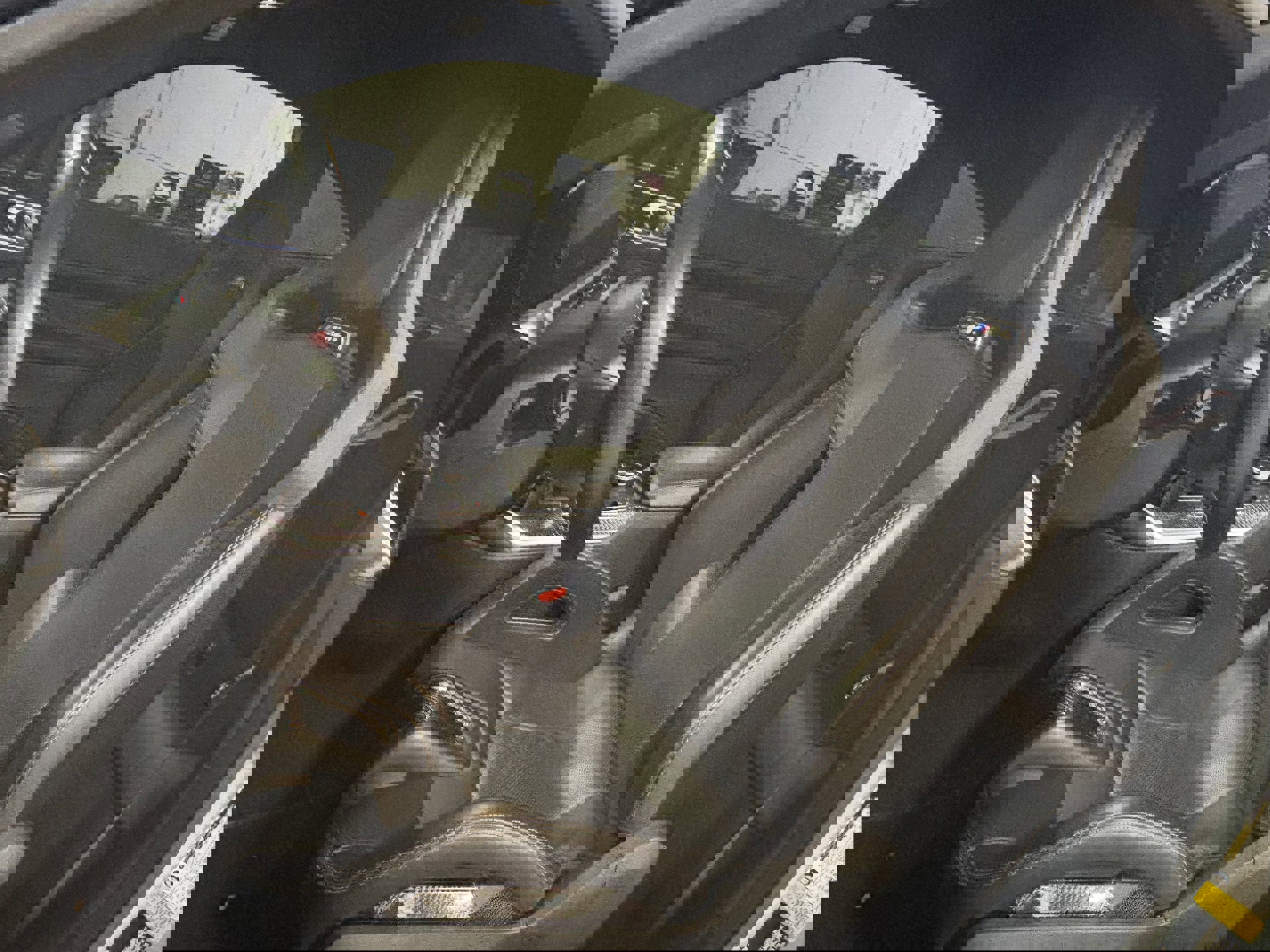 Used 2022 BMW M4 Coupe w/ M Carbon Exterior Package image 8