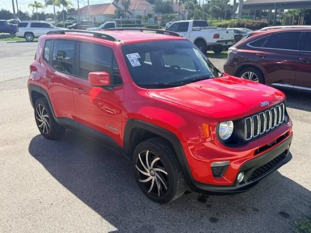 Used 2019 Jeep Renegade Latitude w/ Cold Weather Group AWD/4WD image 3