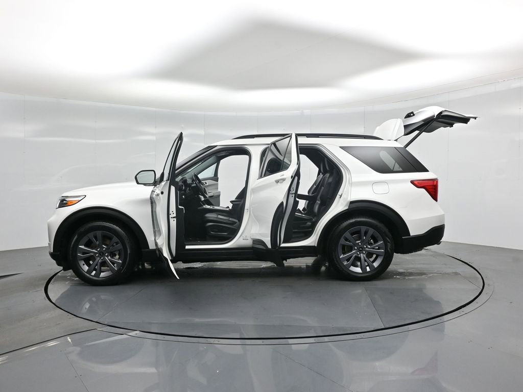 Certified 2023 Ford Explorer XLT w/ Equipment Group 202A image 38