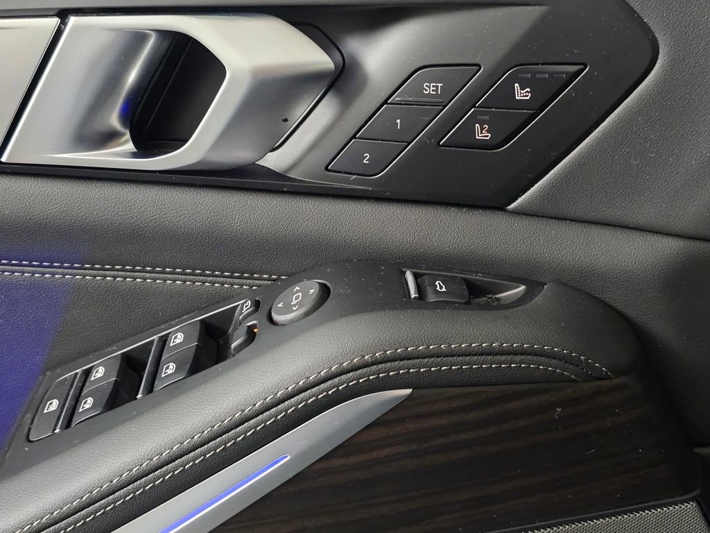 Certified 2025 BMW X5 xDrive40i w/ Executive Package image 16