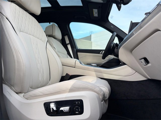New 2026 BMW X5 M60i image 21