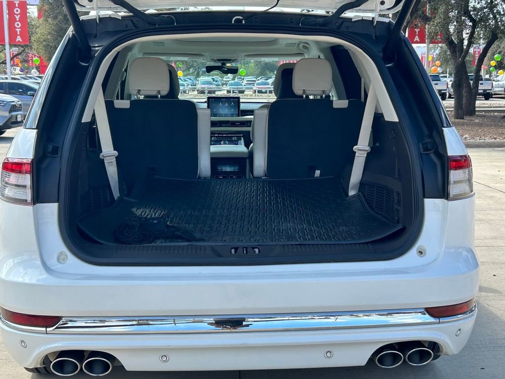 Used 2023 Lincoln Aviator Black Label image 12